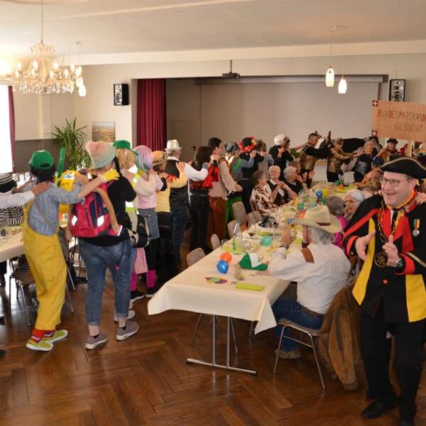 Zunftmeister führt Polonaise an....