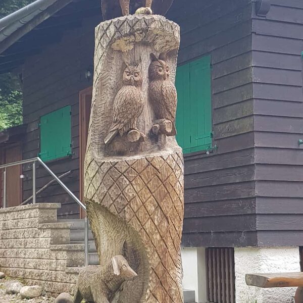 Skulptur beim Fortshaus