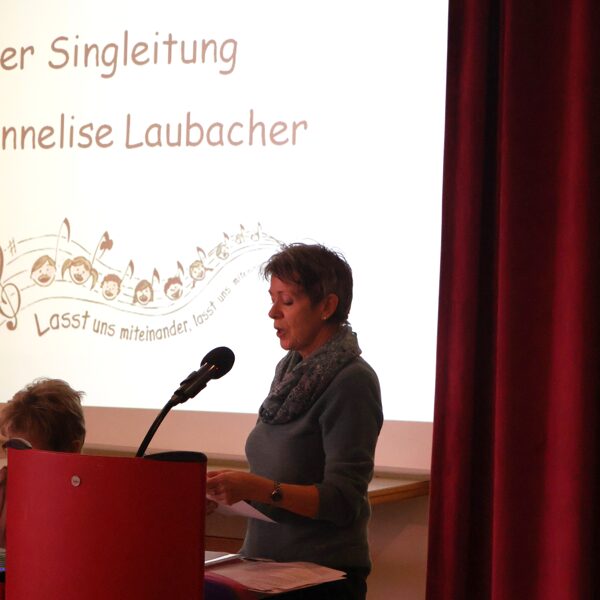 Sing-Leitung Annelise Laubacher