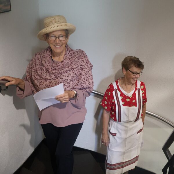 Unterhaltung: Vreni und Lina