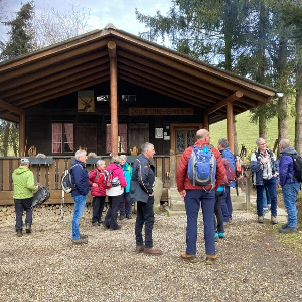 Ankunft bei der Jagdhütte Geiss