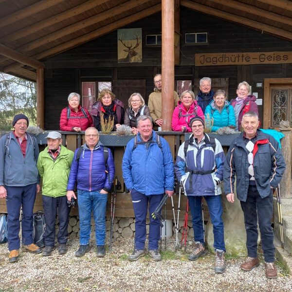 Alle genossen den geheizten Innenraum. (3 Frauen fehlen auf dem Bild)