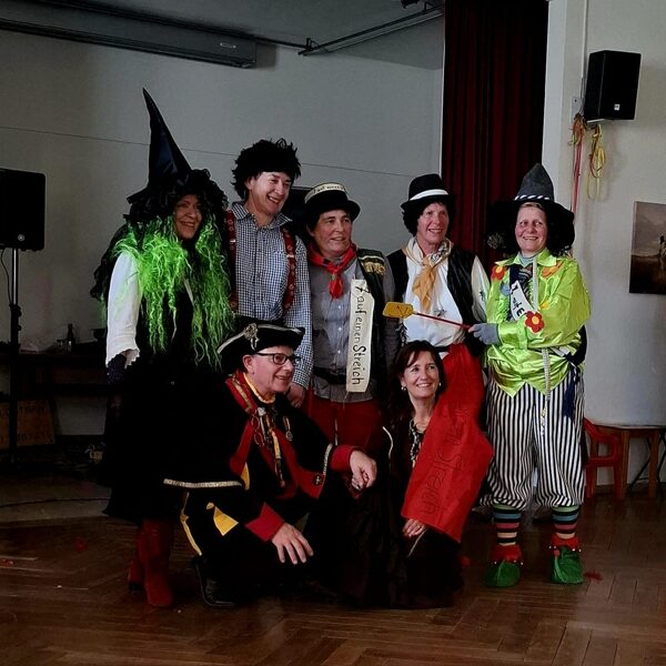 Goiggel demaskiert mit Zunftmeisterpaar