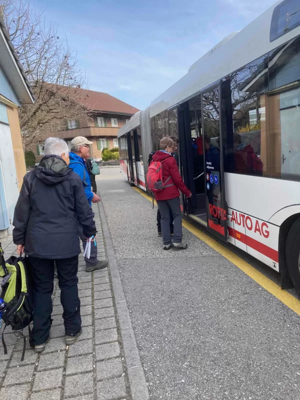 mit dem Bus