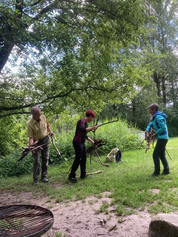 fleissige HolzsammlerInnen