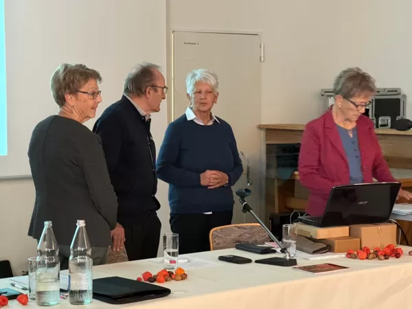 letzte Vorbereitung des Vorstandes