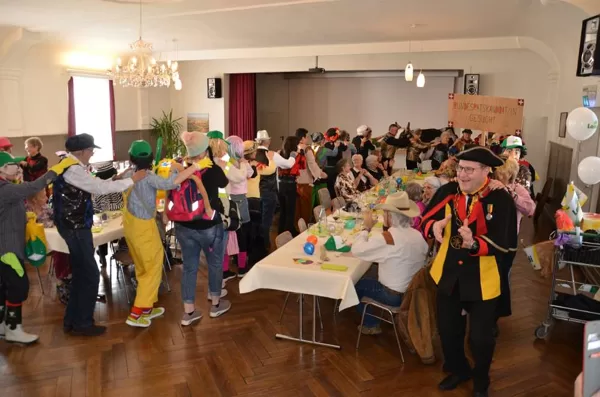 Zunftmeister führt Polonaise an....