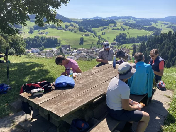 Rastplatz Hickern mit Blick auf Hergiswil