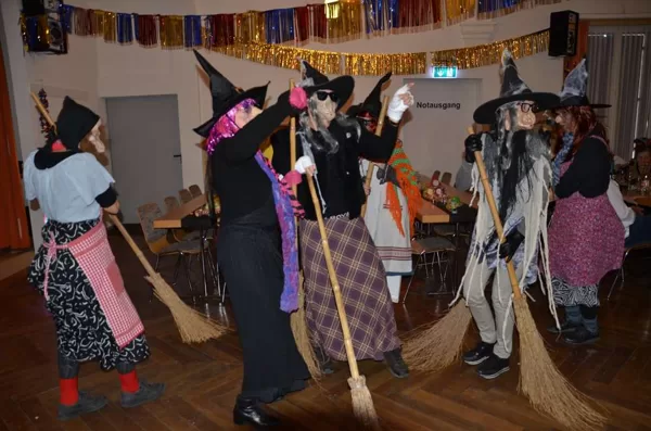die Hexen in Aktion
