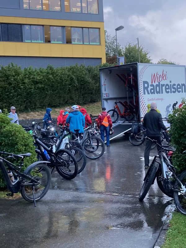 einladen der....