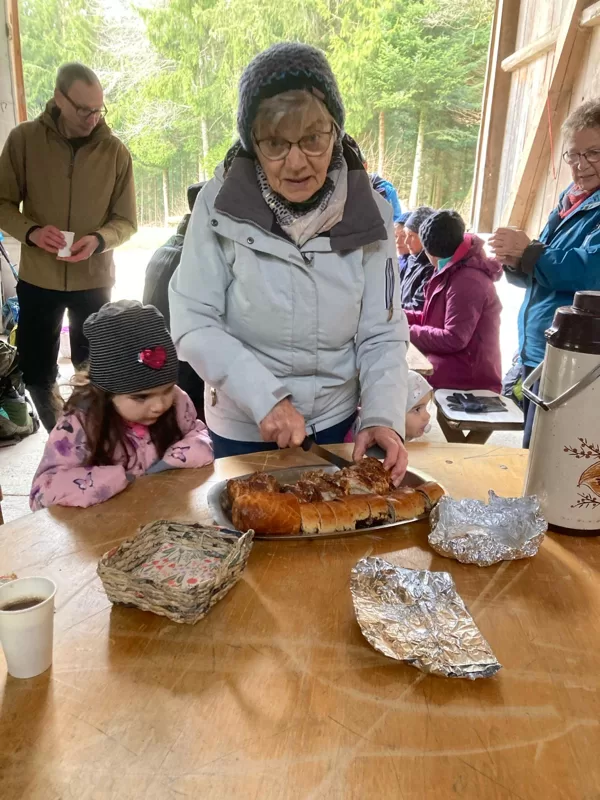 Überraschung: Kaffee und Kuchen. Herzlichen Dank Margrit